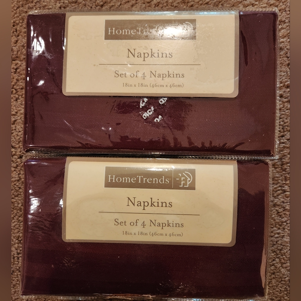 HomeTrends Burgundy Napkins Set of 4 (Two)